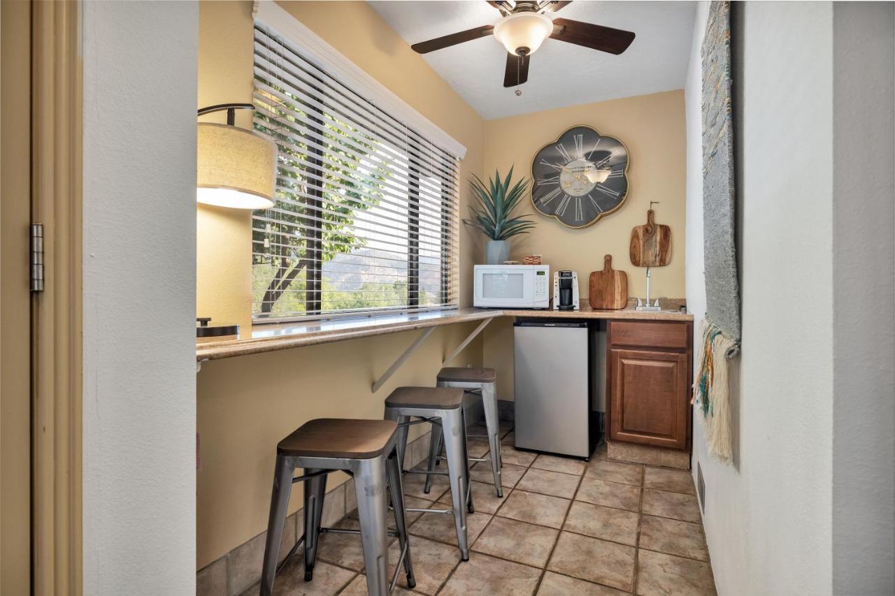 Red Rock Inn Cottages スプリングデール エクステリア 写真