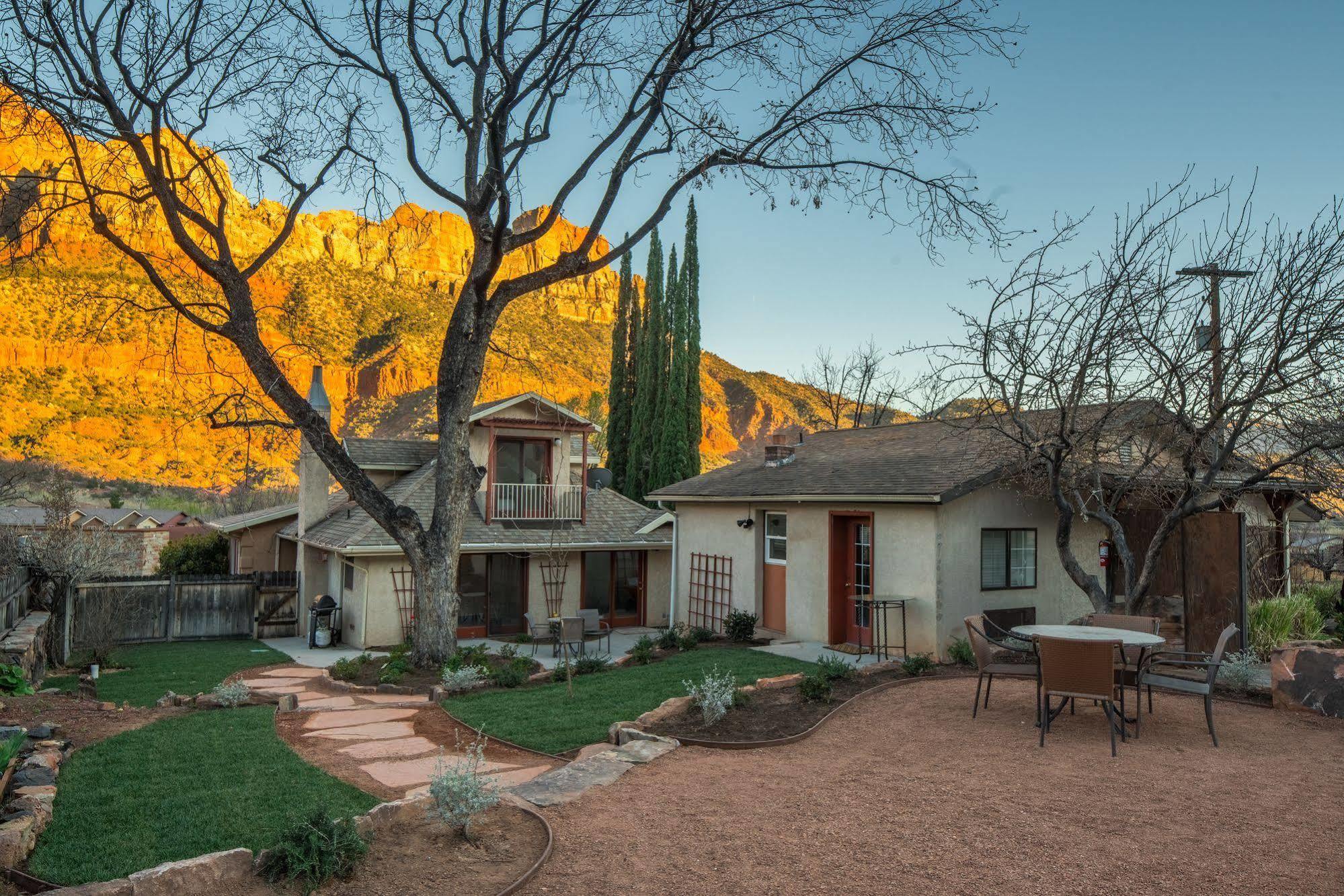 Red Rock Inn Cottages スプリングデール エクステリア 写真