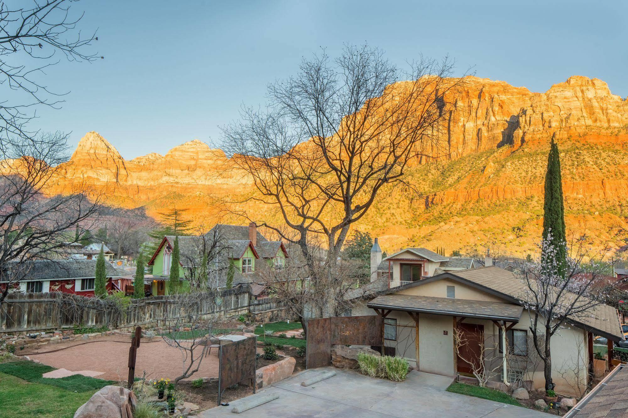 Red Rock Inn Cottages スプリングデール エクステリア 写真