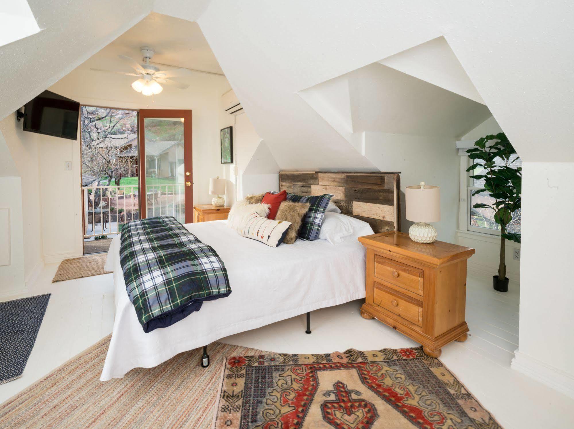 Red Rock Inn Cottages スプリングデール エクステリア 写真